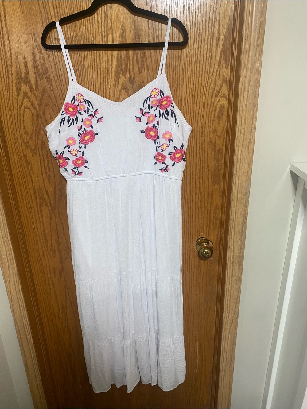 White Floral Embroidered Spaghetti Strap Maxi Dress